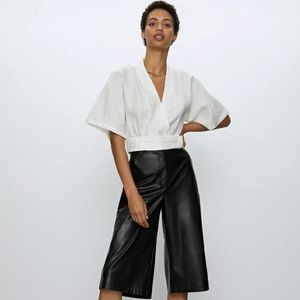 Aritzia Babaton Tahoma Blouse 100% Linen Cream Sz S